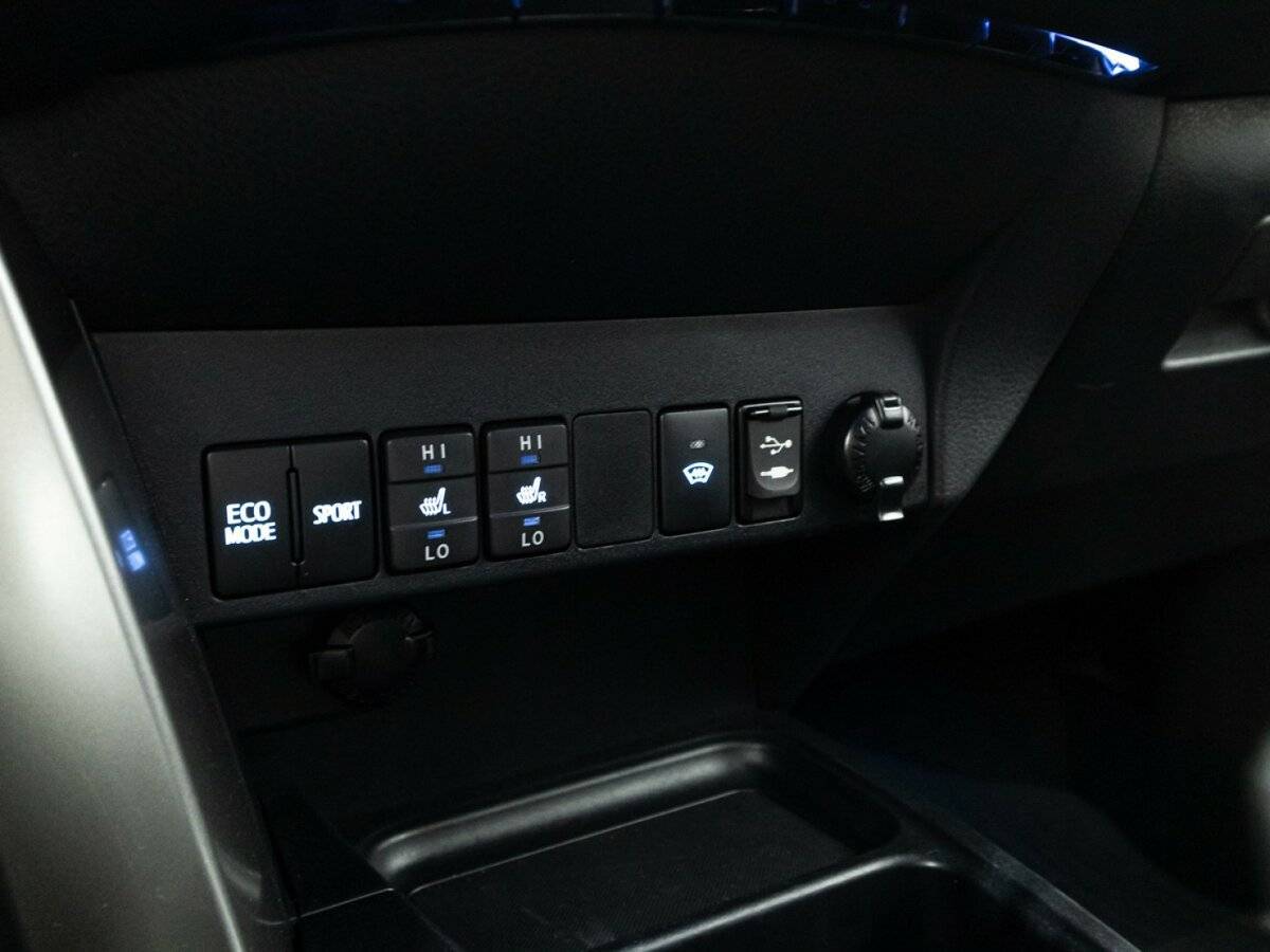 Toyota RAV4, 2019 Фото №20