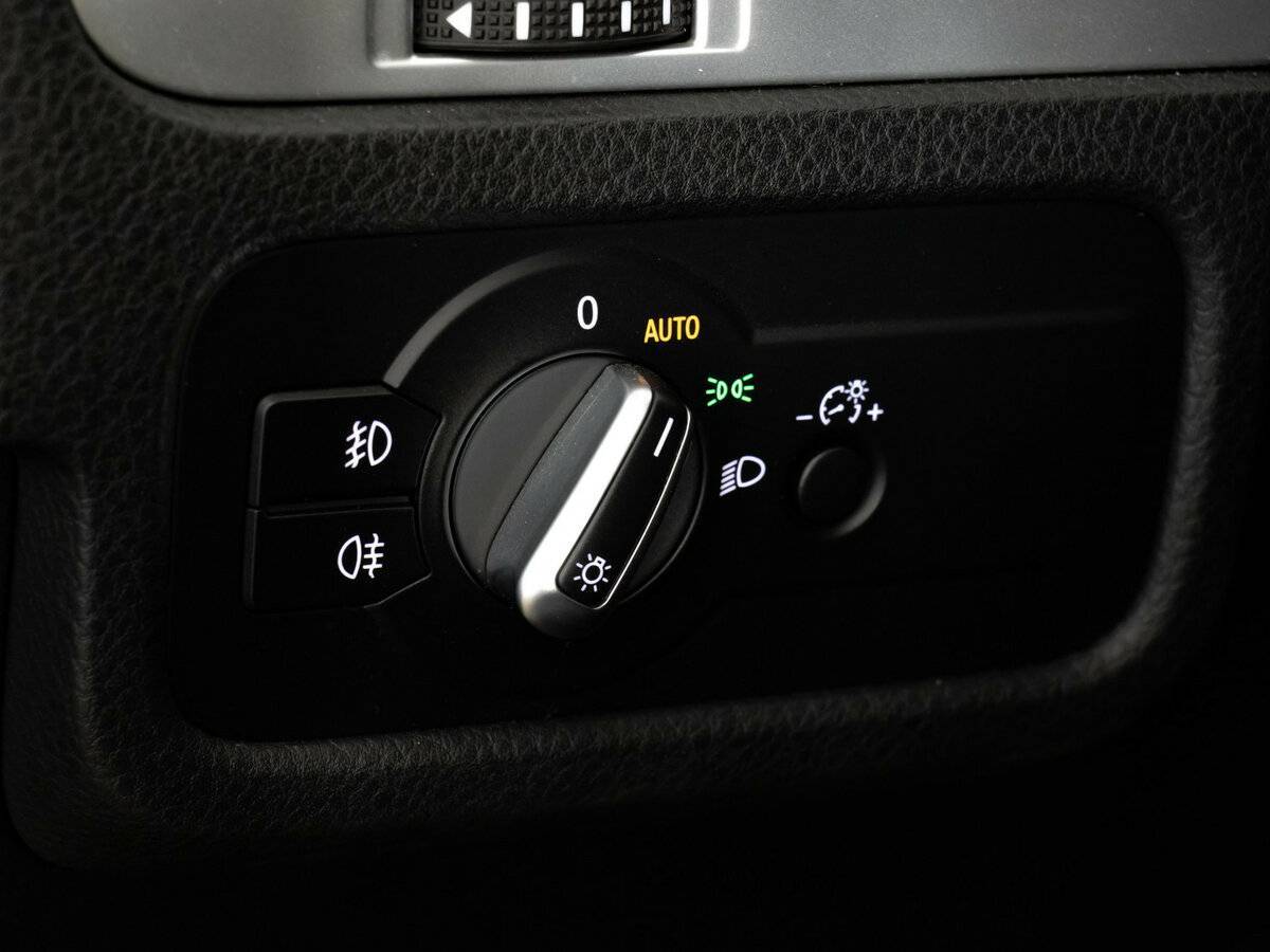 Volkswagen Touareg, 2015 Фото №22