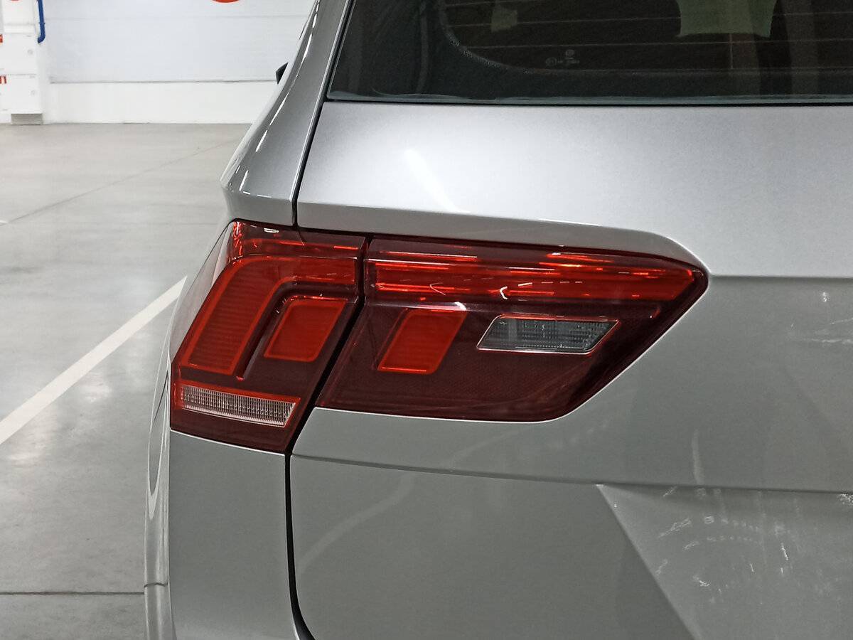 Volkswagen Tiguan, 2021 Фото №9