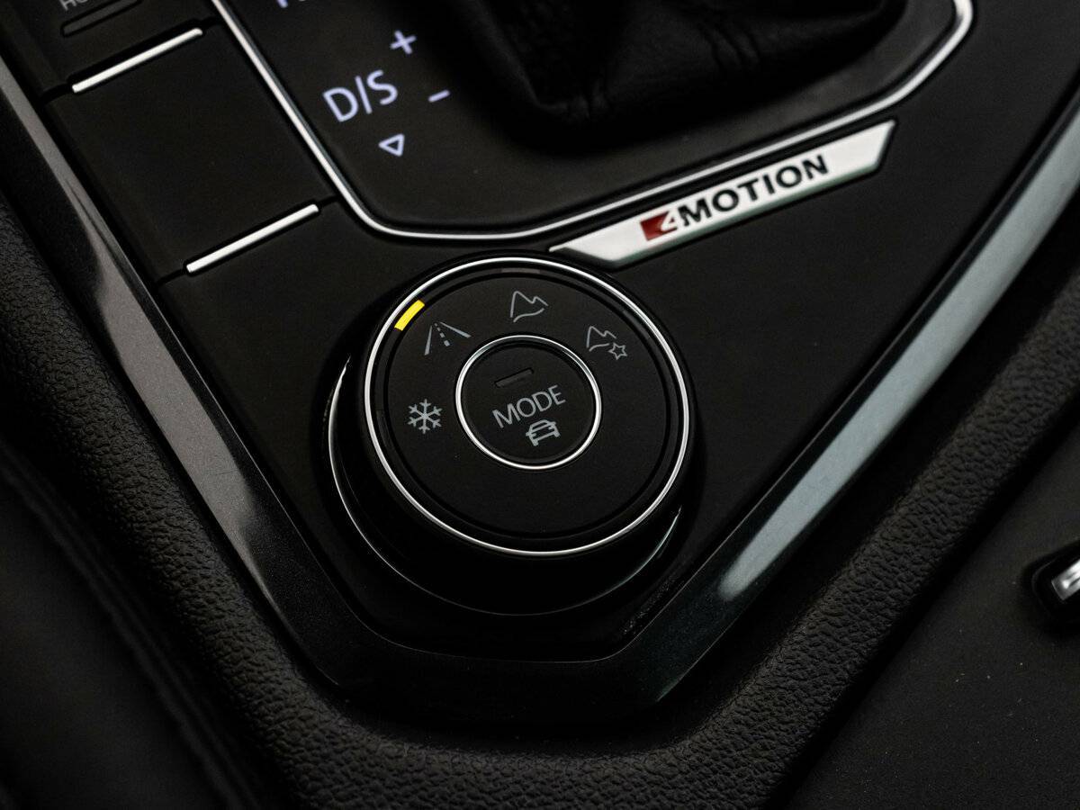 Volkswagen Tiguan, 2018 Фото №15