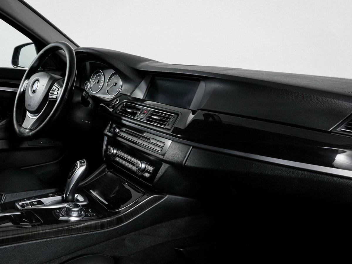 BMW 5 серии 530d xDrive, 2012 Фото №9
