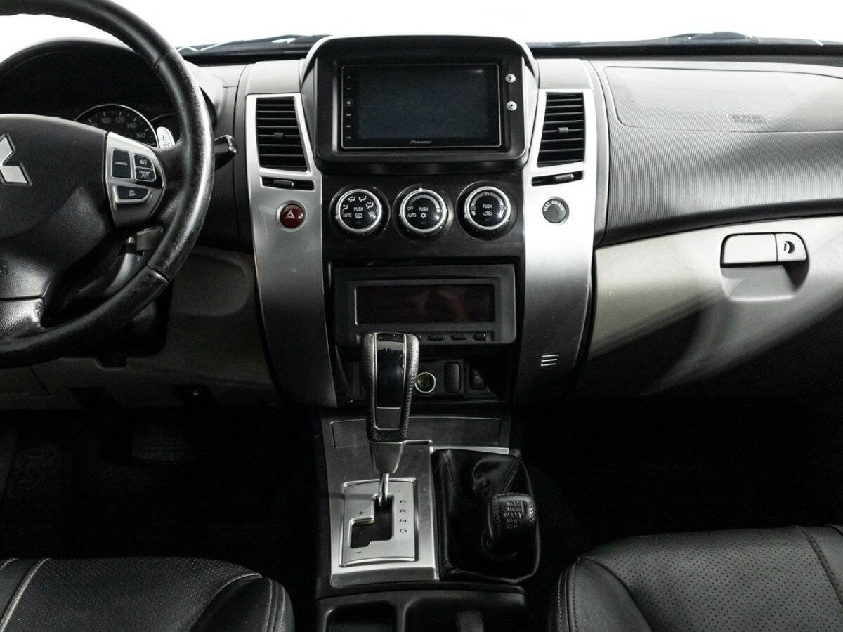 Mitsubishi Pajero Sport, 2012 Фото №14