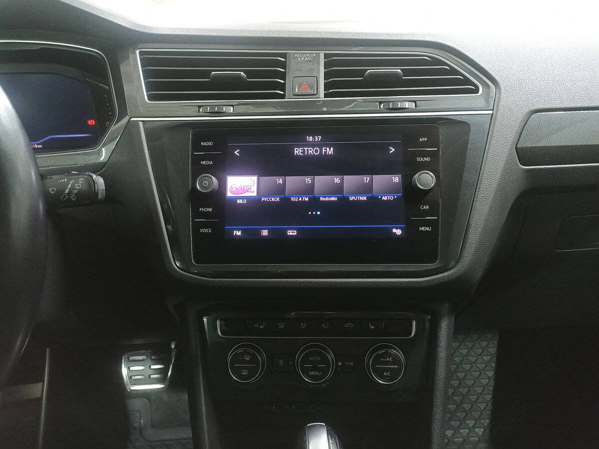 Volkswagen Tiguan, 2019 Фото №15