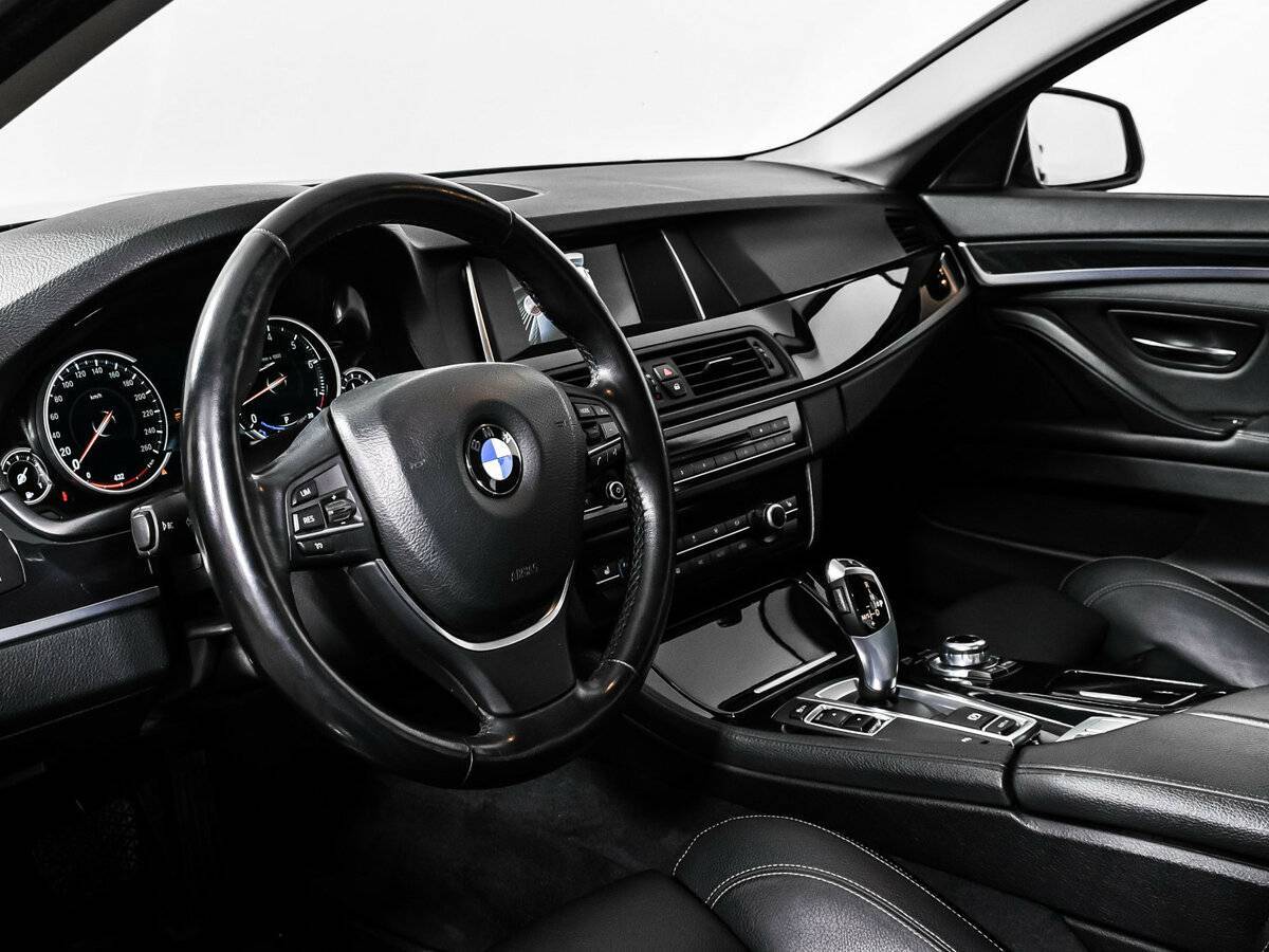BMW 5 серии 520i, 2015 Фото №12