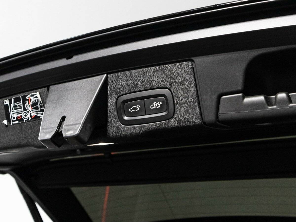 Volvo XC60, 2018 Фото №16