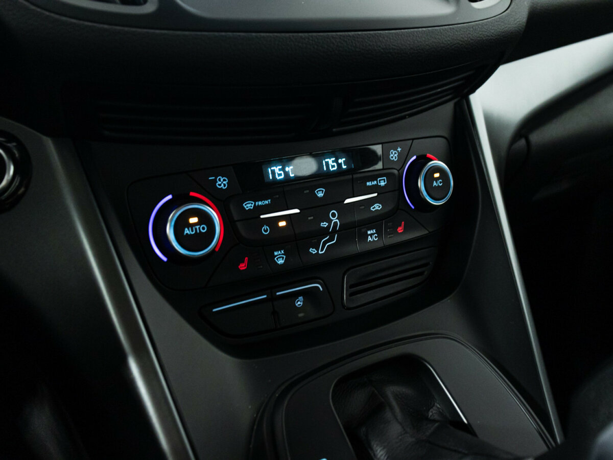 Ford Kuga II Рестайлинг, 2017 Фото №16