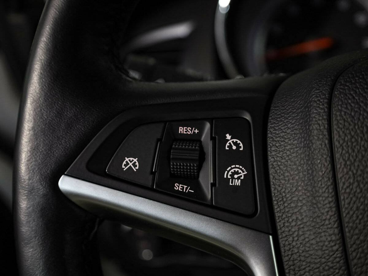 Opel Astra J Рестайлинг, 2014 Фото №9