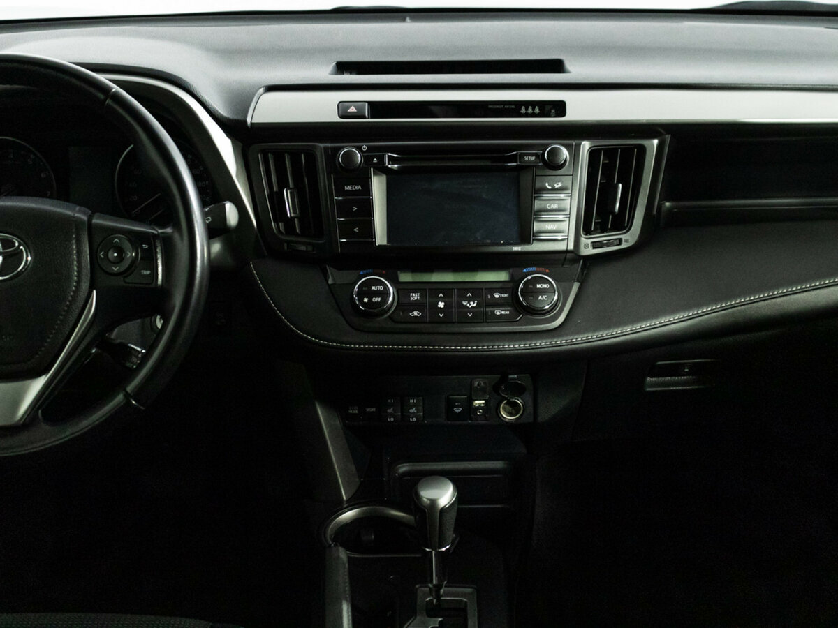 Toyota RAV4 IV (XA40) Рестайлинг, 2015 Фото №13